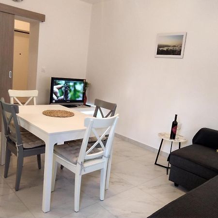 Deluxe Apartment Joia With Balcony On The Beach Bacvice, Free Parking, Old Town, Near Ferry Port Split Eksteriør bilde