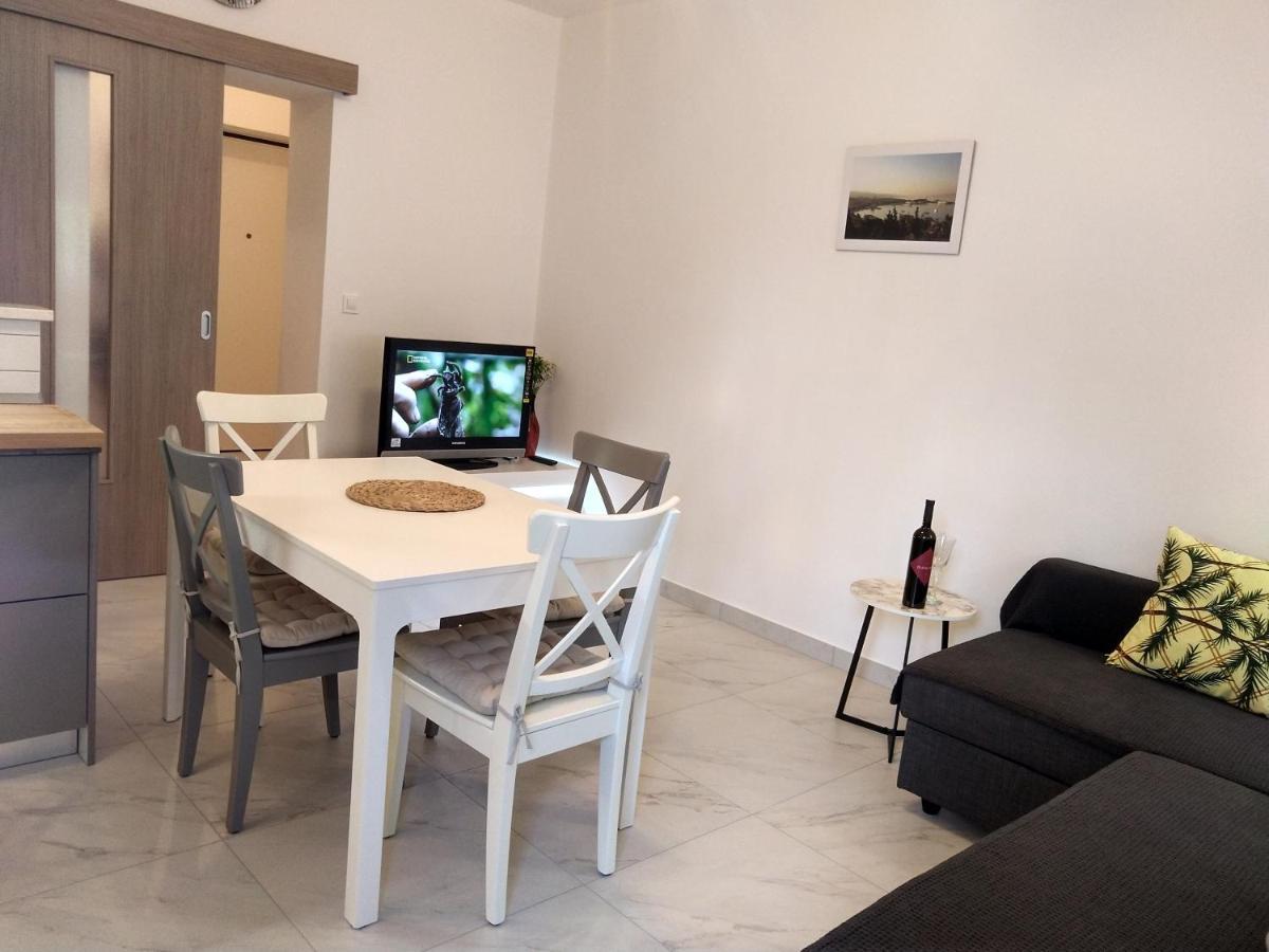 Deluxe Apartment Joia With Balcony On The Beach Bacvice, Free Parking, Old Town, Near Ferry Port Split Eksteriør bilde