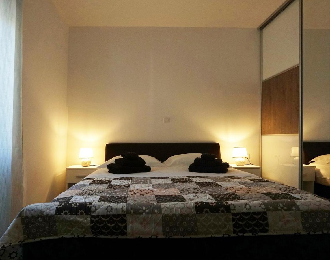 Deluxe Apartment Joia With Balcony On The Beach Bacvice, Free Parking, Old Town, Near Ferry Port Split Eksteriør bilde